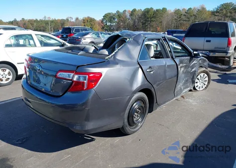 2014 Toyota Camry Le z USA, uszkodzony, nr VIN 4T4BF1FK5ER415032